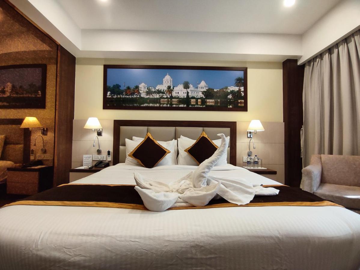 Hotel Rimi International Agartala Exterior photo