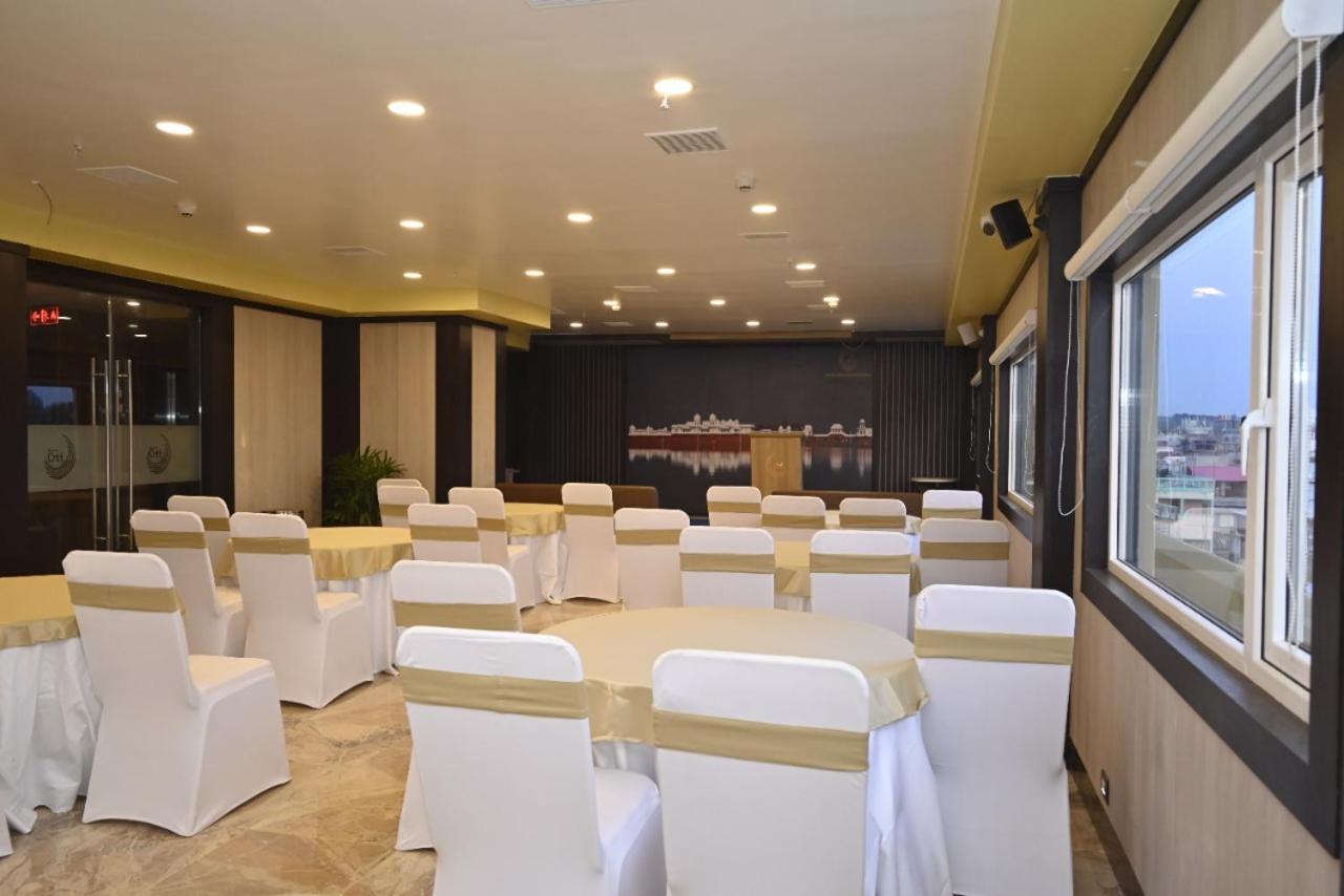 Hotel Rimi International Agartala Exterior photo
