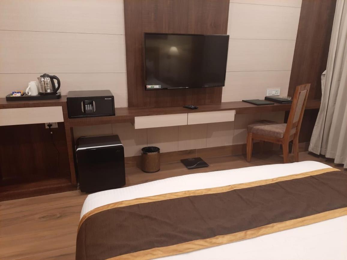 Hotel Rimi International Agartala Exterior photo