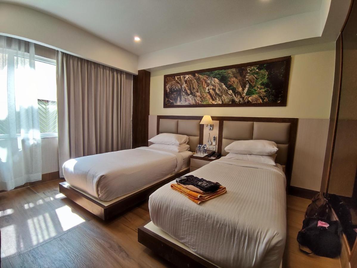 Hotel Rimi International Agartala Exterior photo
