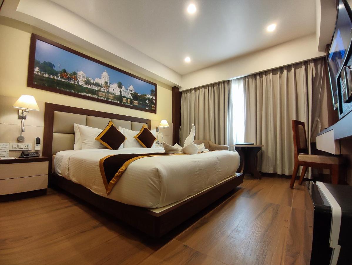 Hotel Rimi International Agartala Exterior photo