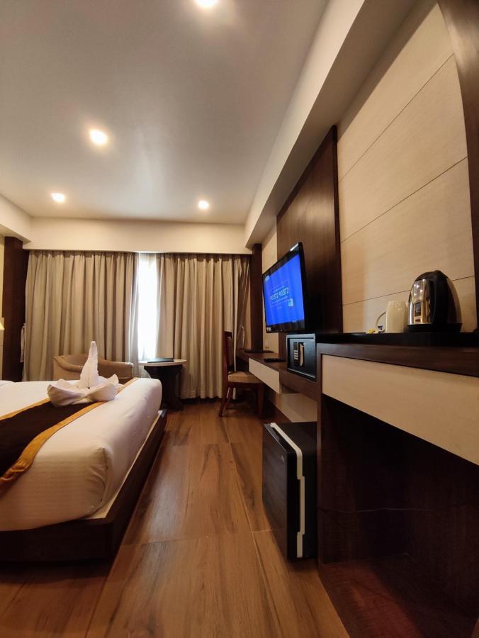 Hotel Rimi International Agartala Exterior photo